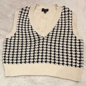 Say What Sweater Vest Cream with Black Design, Women’s L